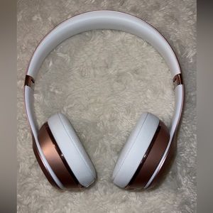 RoseGold Beat Solo 3 Wireless Headphones